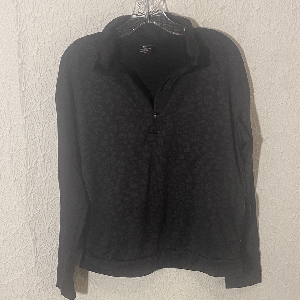 Athletic Black Quarter-Zip Pullover thick and comfortable After work out attire